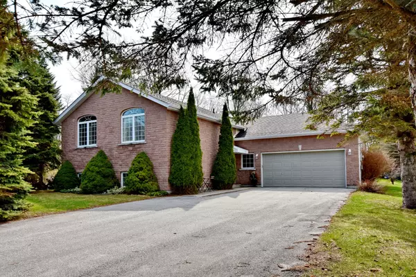 8 Pridham CT, Wasaga Beach, ON L9Z 1M4