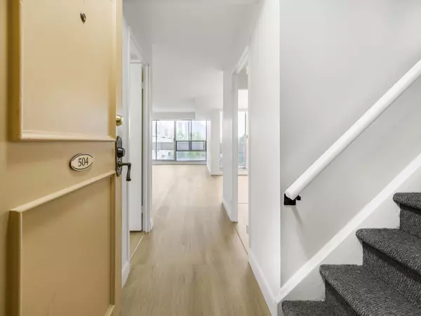 1300 Marlborough CT #504, Oakville, ON L6H 2S2