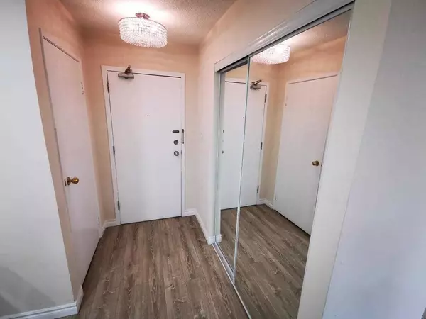 1450 Glen Abbey Gate #714, Oakville, ON L6M 2V7