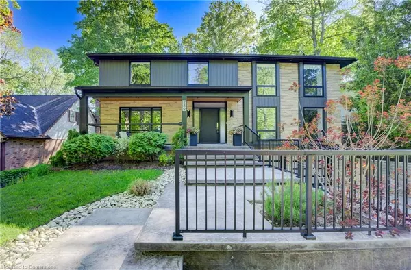 239 Corrie CRES, Waterloo, ON N2L 5W3