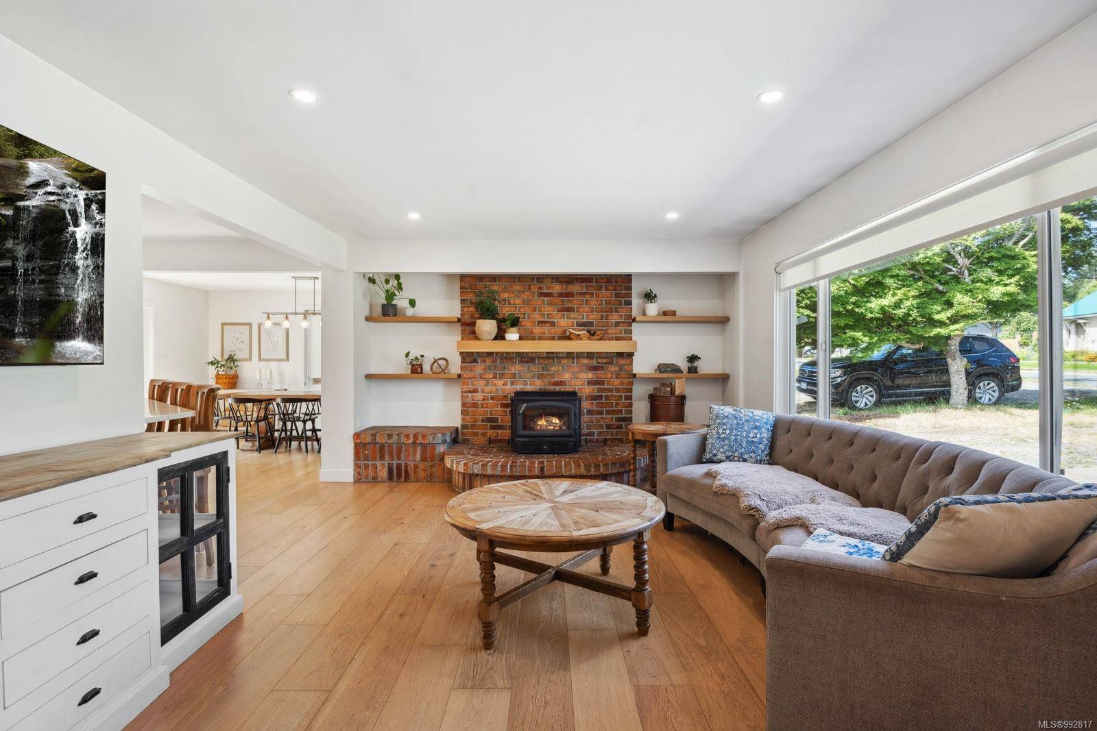 1585 Robb Ave, Comox, BC V9M 2Y3