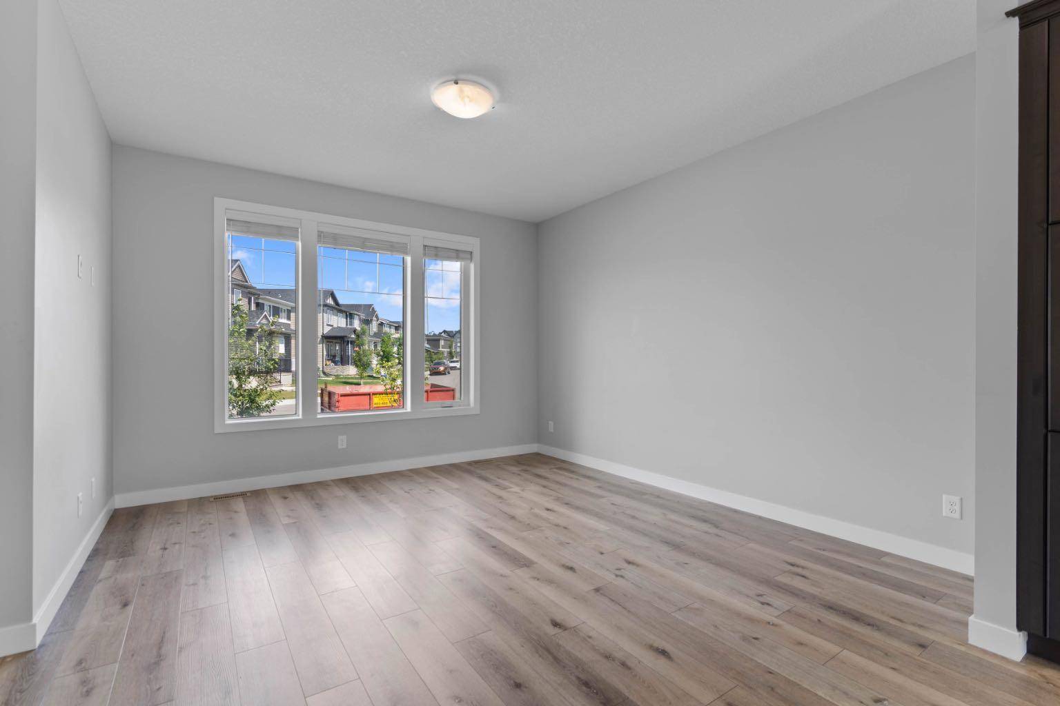 Calgary, AB T3P 1J3,130 Evanscrest RD Northwest