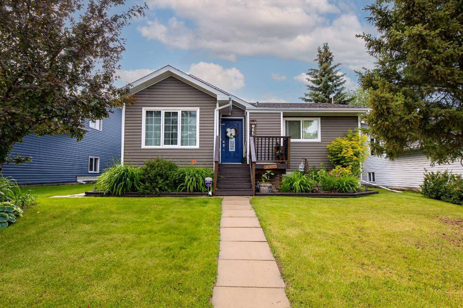 4726 43 ST, Mayerthorpe, AB T0E 1N0