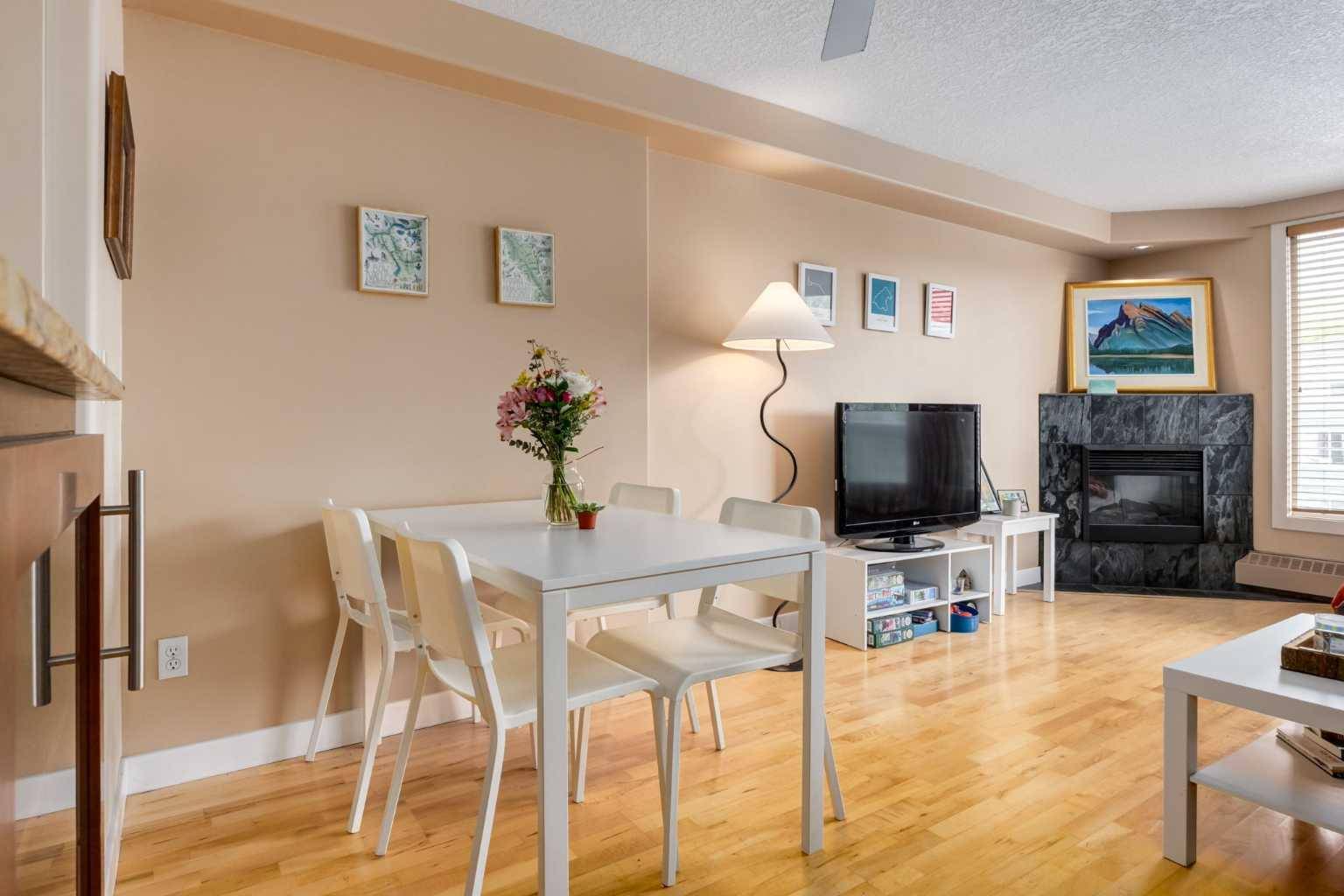 Calgary, AB T2S 0E1,317 19 AVE SW #310
