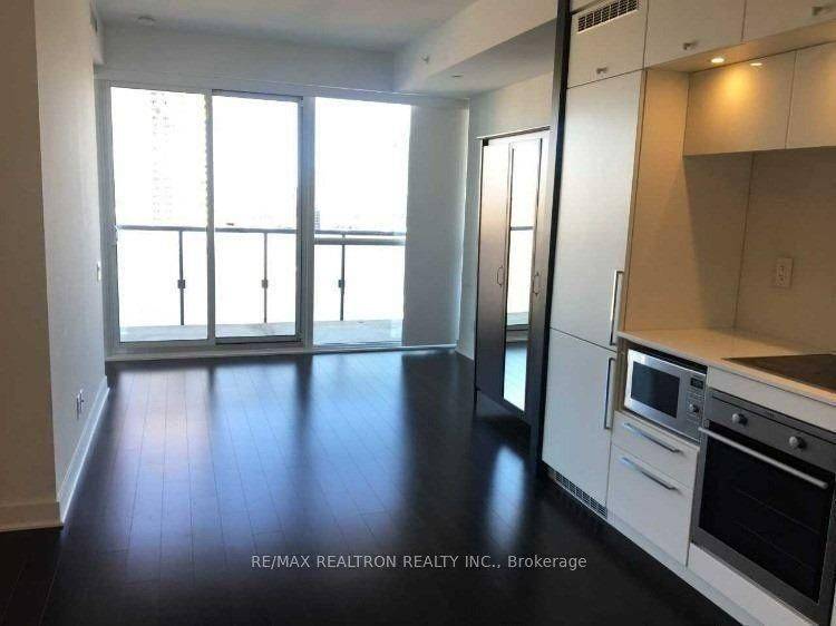 Toronto C01, ON M4Y 0B9,15 Grenville ST #4006