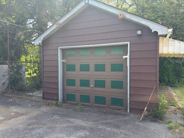 Oshawa, ON L1H 2M8,213 Banting AVE