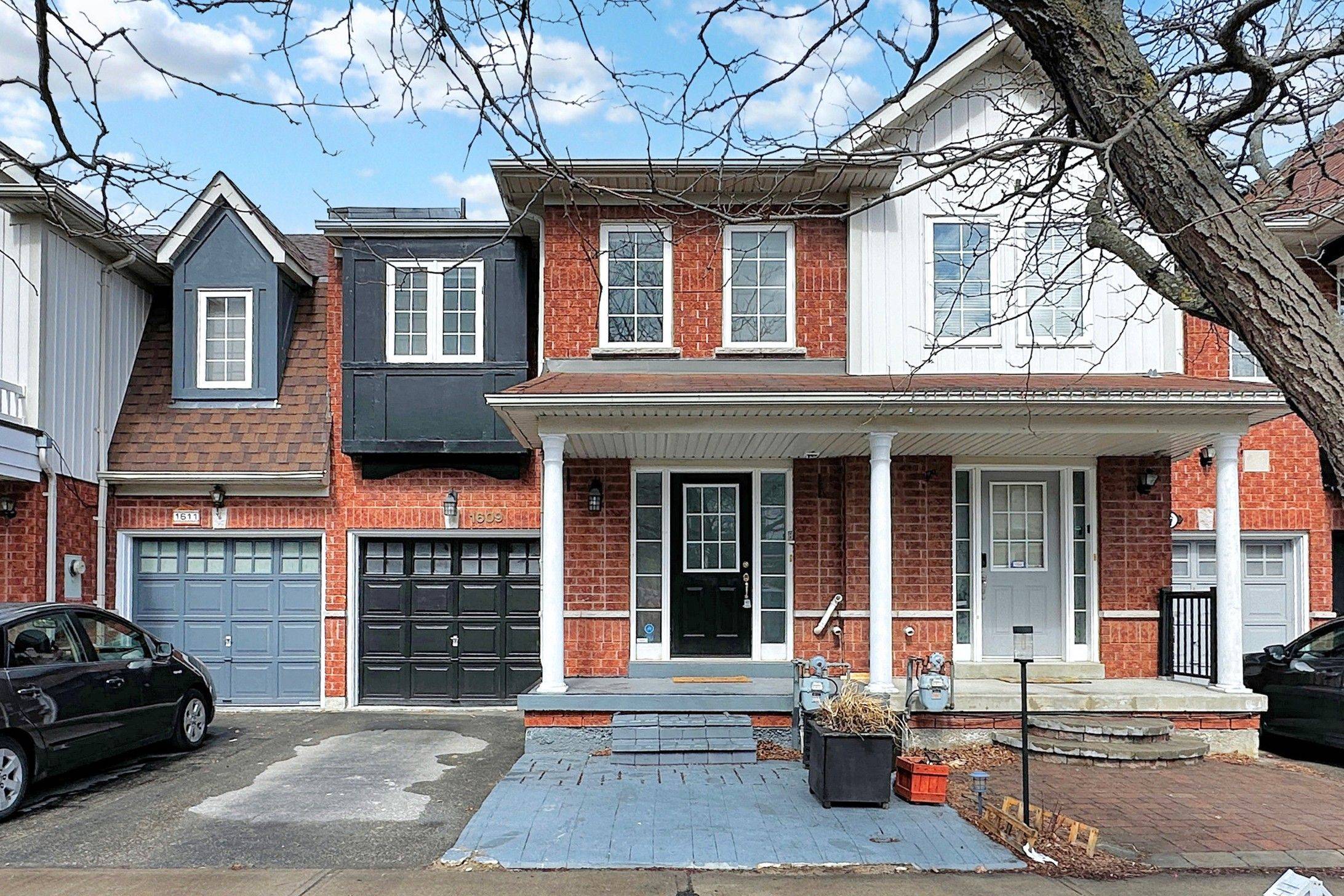 1609 Avonmore SQ, Pickering, ON L1V 7H4
