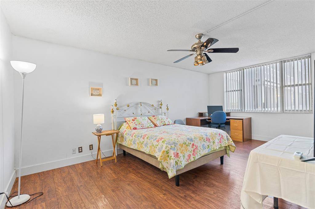 Hollywood, FL 33021,4350 Hillcrest Dr #419