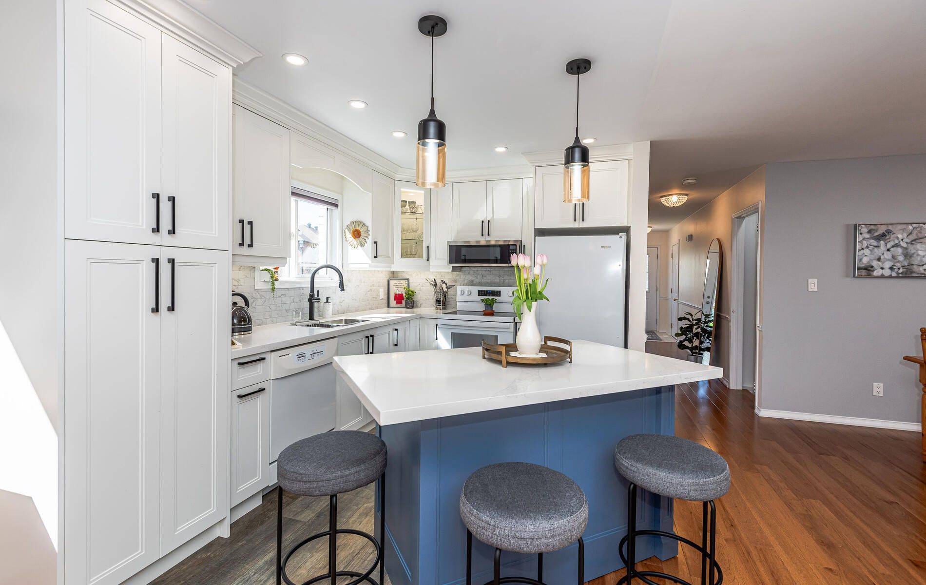 Newmarket, ON L3Y 8P9,283 Sheridan CT