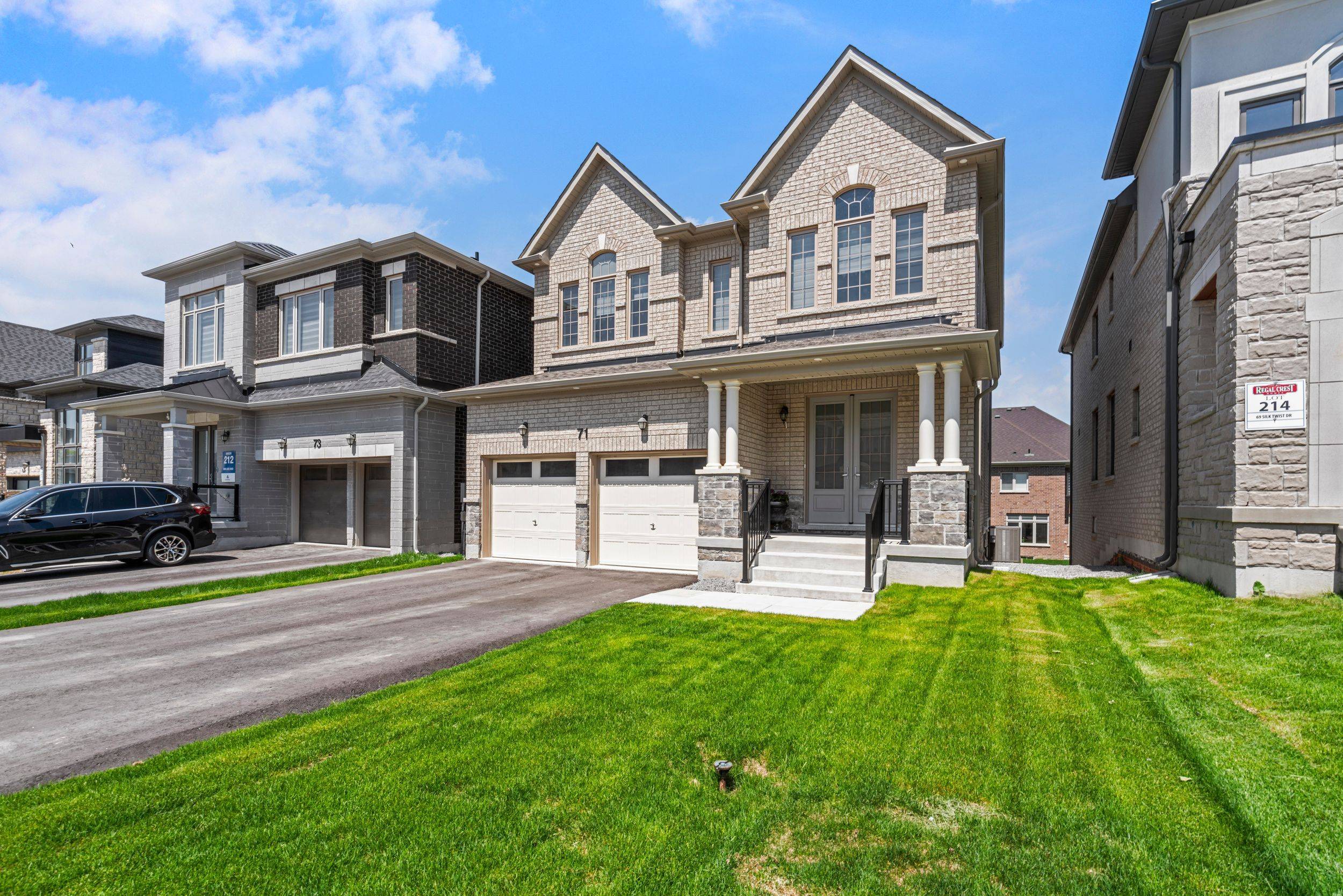 East Gwillimbury, ON L9N 0W4,71 Silk Twist DR