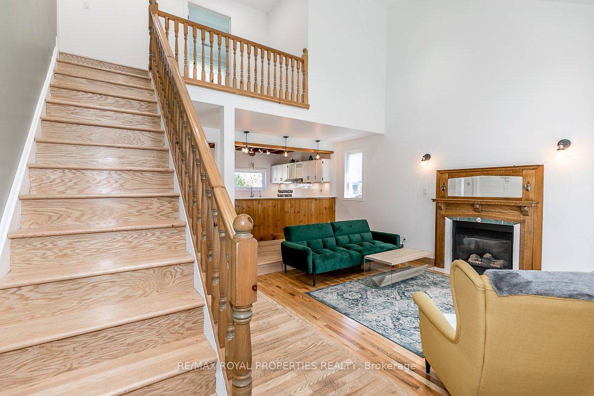Collingwood, ON L9Y 1S9,431 Fourth ST W #1