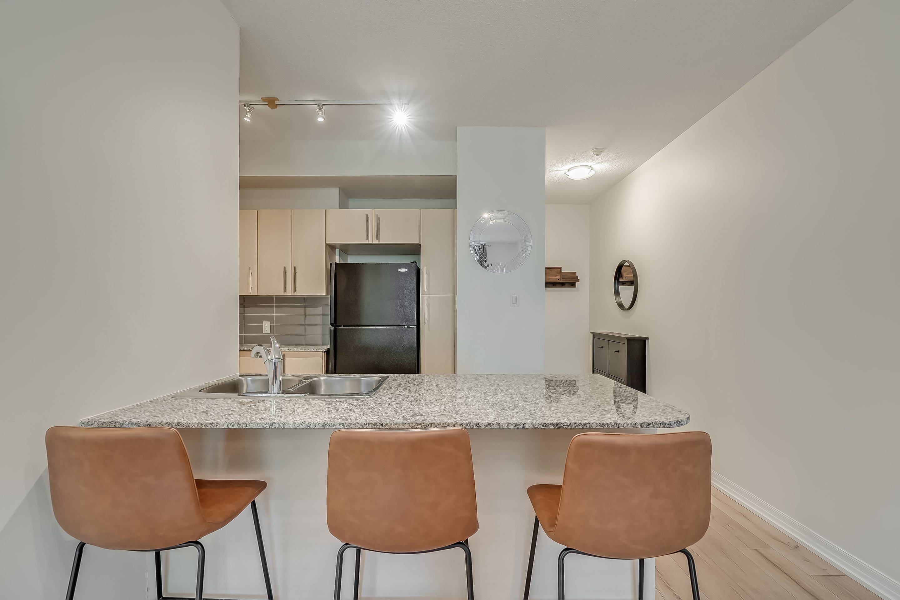 Mississauga, ON L5B 0C1,3515 Kariya DR #201