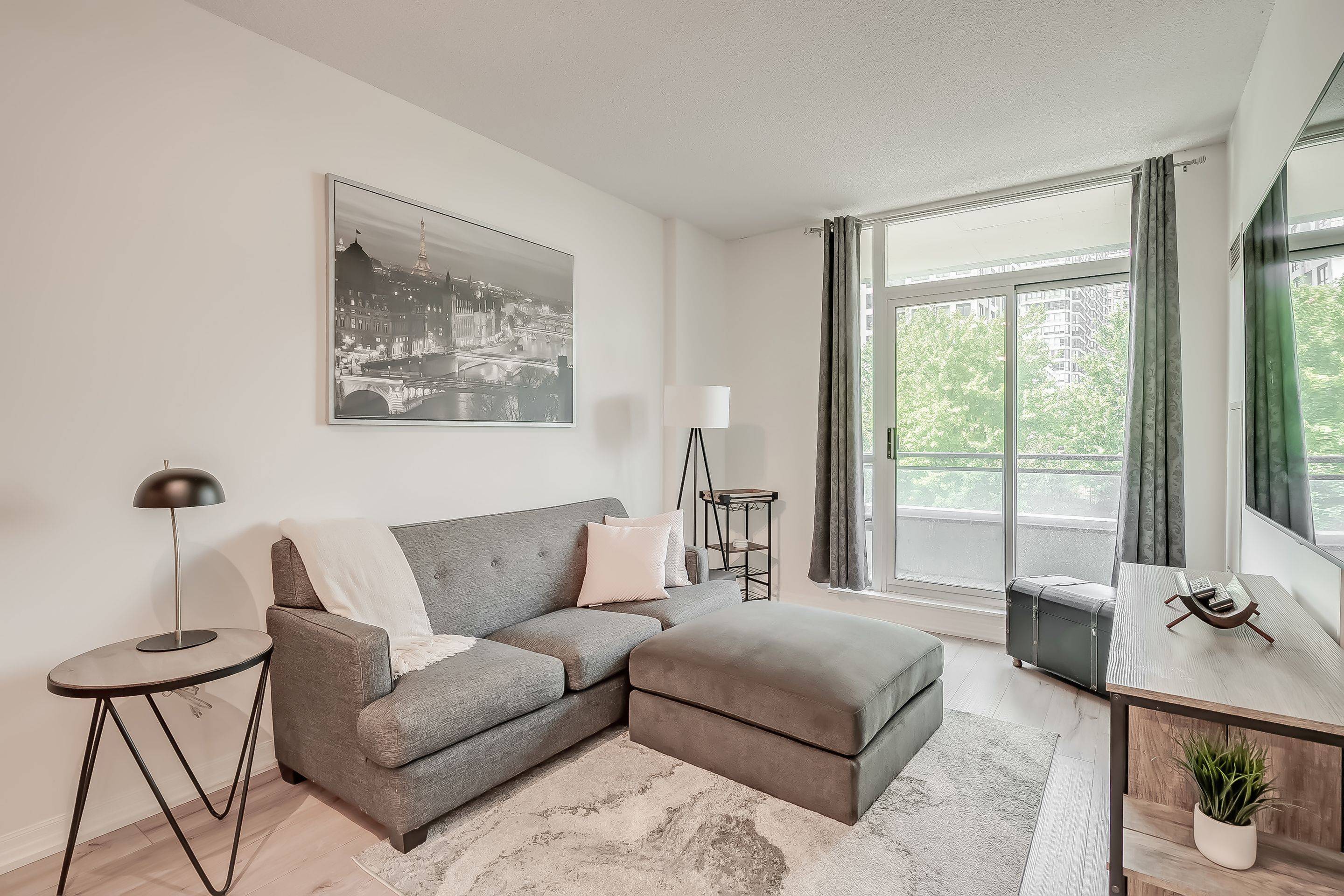 3515 Kariya DR #201, Mississauga, ON L5B 0C1
