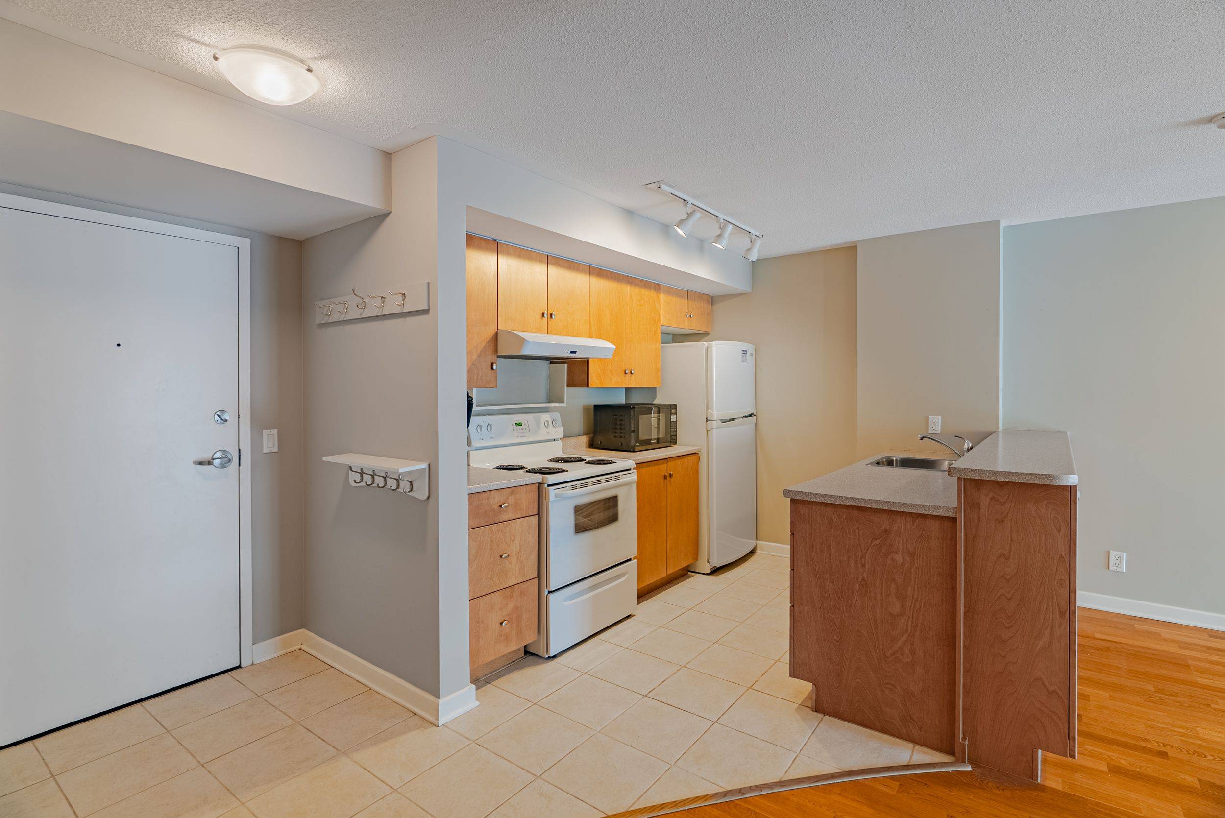 Ottawa Centre, ON K2P 0A3,138 SOMERSET ST W #804