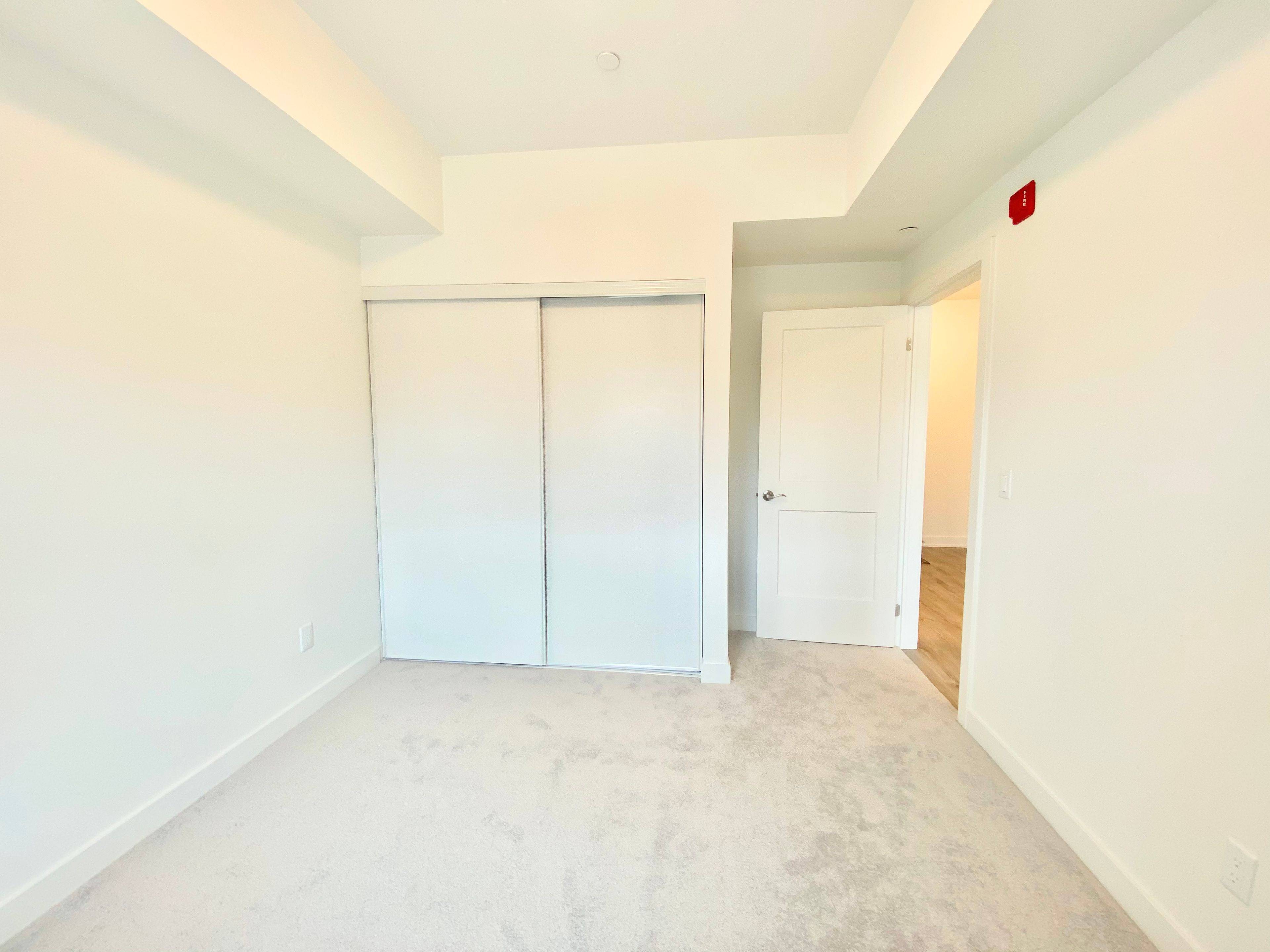 Kitchener, ON N2A 2H2,110 Fergus AVE #401
