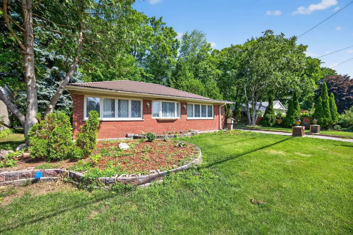 Midland, ON L4R 1X6,828 Hugel AVE