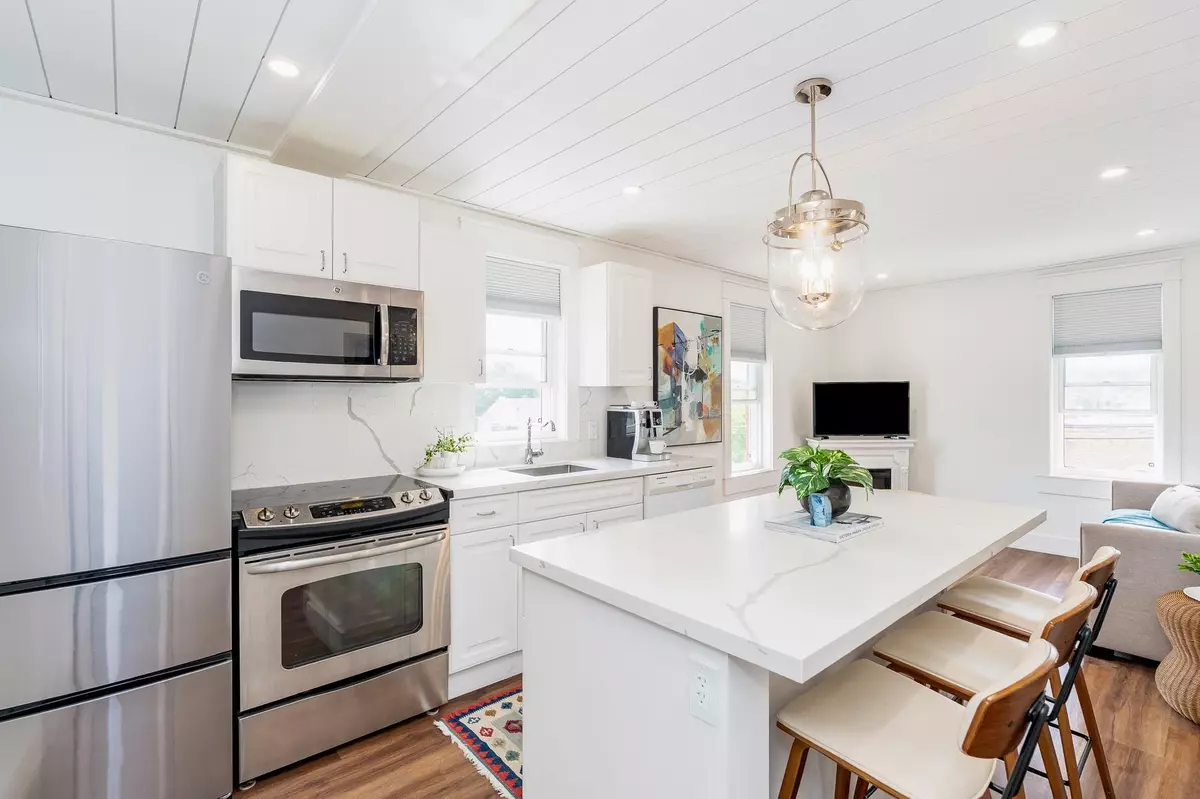 Meaford, ON N4L 1S6,110 Sykes ST N #303