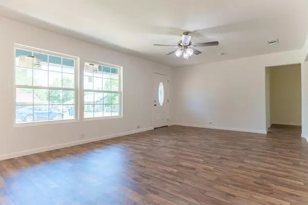 Dawson, TX 76639,103 N 6th Street E