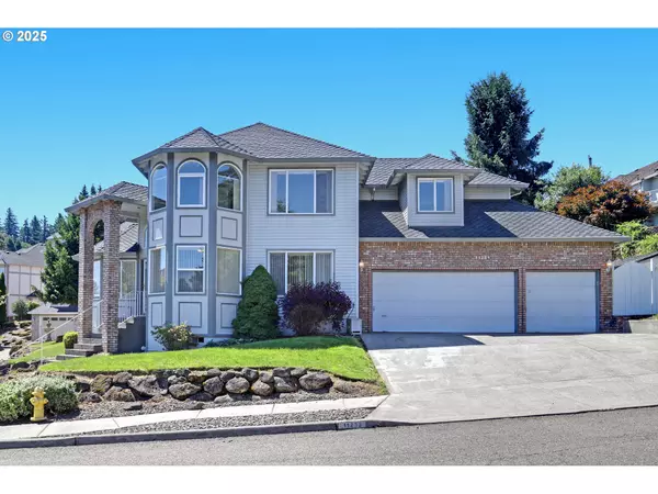 Clackamas, OR 97015,11239 SE HIGHLAND LOOP