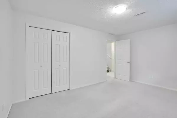 Calgary, AB T3J 5J5,48 Saddleland Close NE