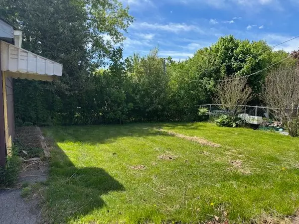 Oshawa, ON L1H 2M8,213 Banting AVE