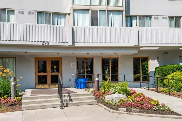 Newmarket, ON L3Y 8K2,270 Davis DR #901