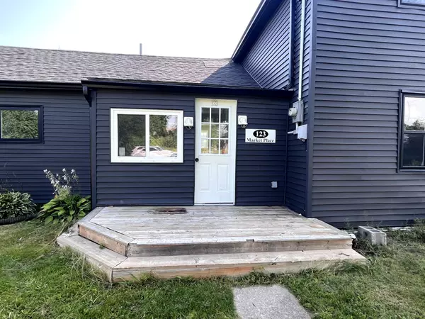 Collingwood, ON L9Y 3M7,123 Market ST