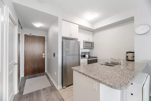 Mississauga, ON L5B 0G9,349 Rathburn RD #1717