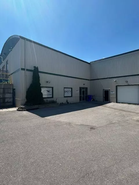Peterborough Central, ON K9J 5R2,910 HIGH ST #17