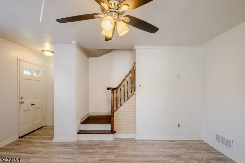 Rahway City, NJ 07065,786 W Scott Ave