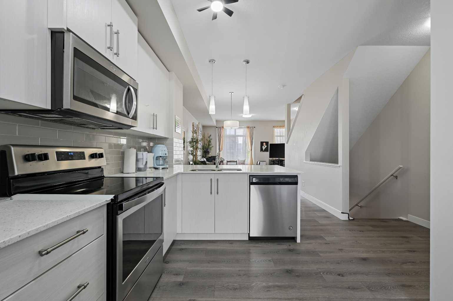 Calgary, AB T2X 4H9,1673 Legacy CIR SE