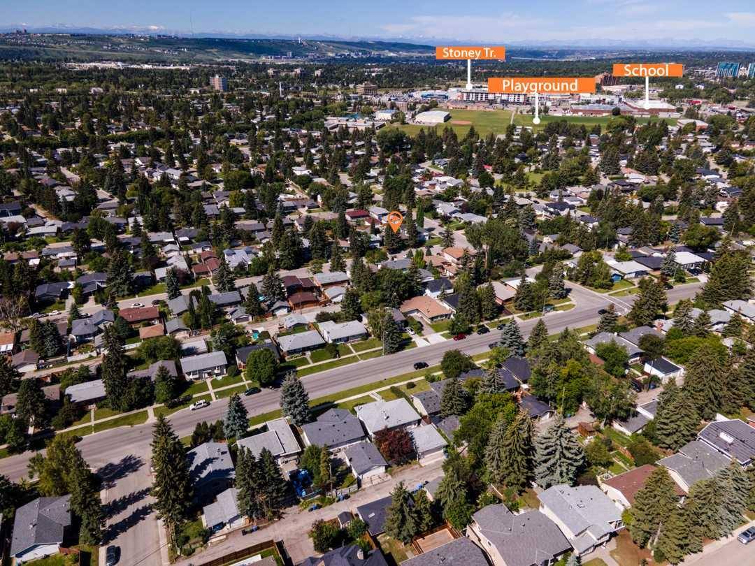 Calgary, AB T2L 1R7,5123 Brockington RD NW