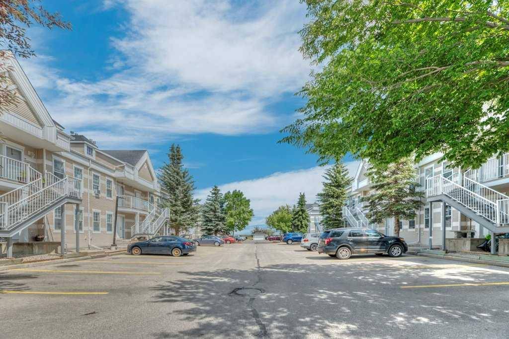 Strathmore, AB T1P 1W3,103 Strathaven DR #123