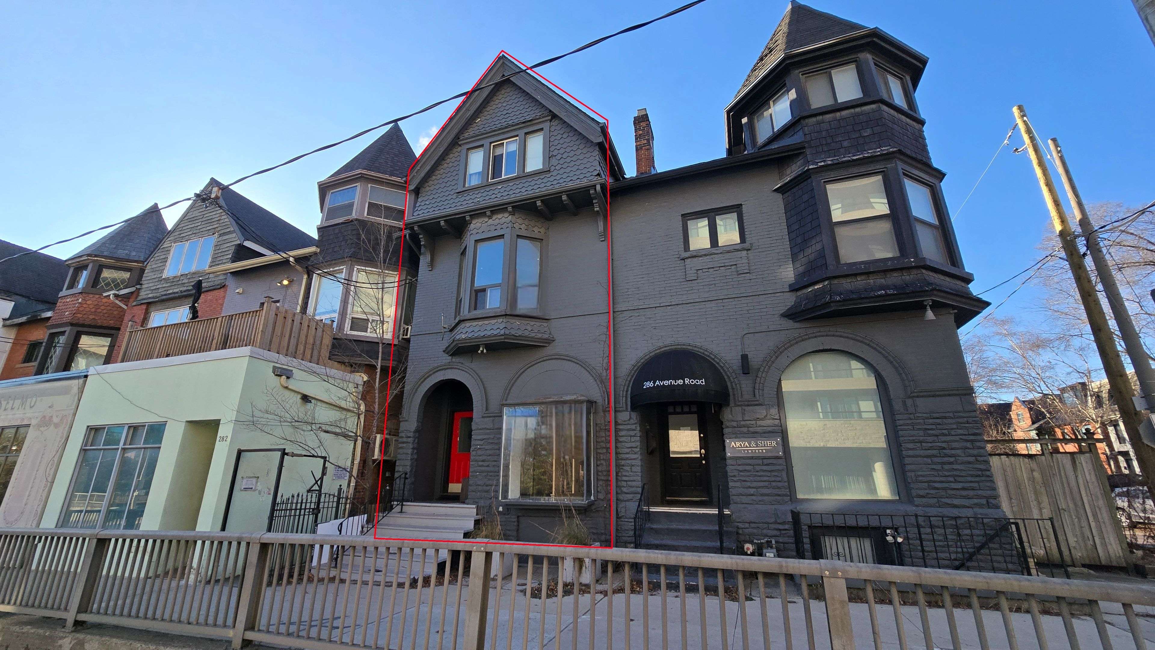 284 Avenue RD, Toronto C02, ON M4V 2G7