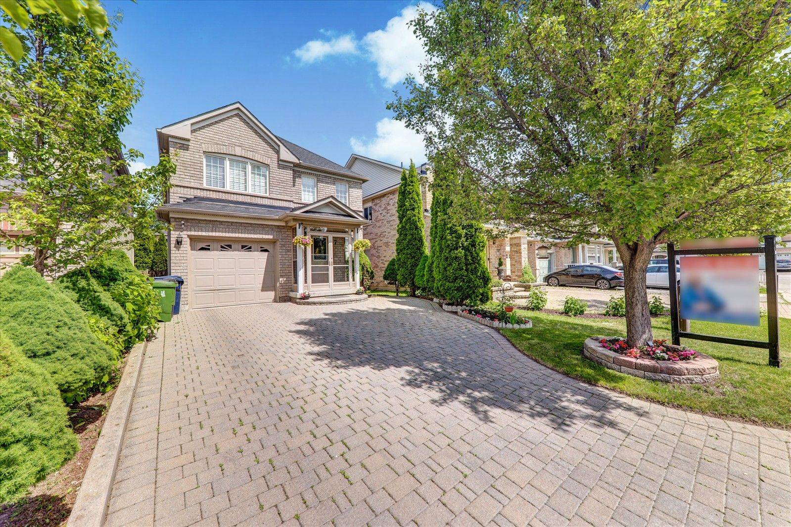 Toronto E11, ON M1X 2A9,7 Glacier CRES