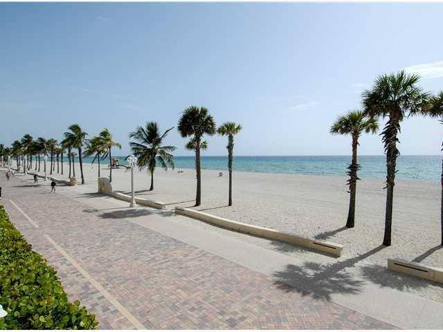 Hollywood, FL 33019