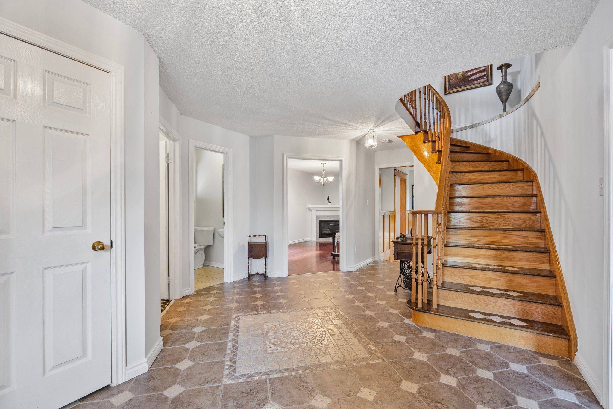 Barrie, ON L4N 7C2,298 Livingstone ST W