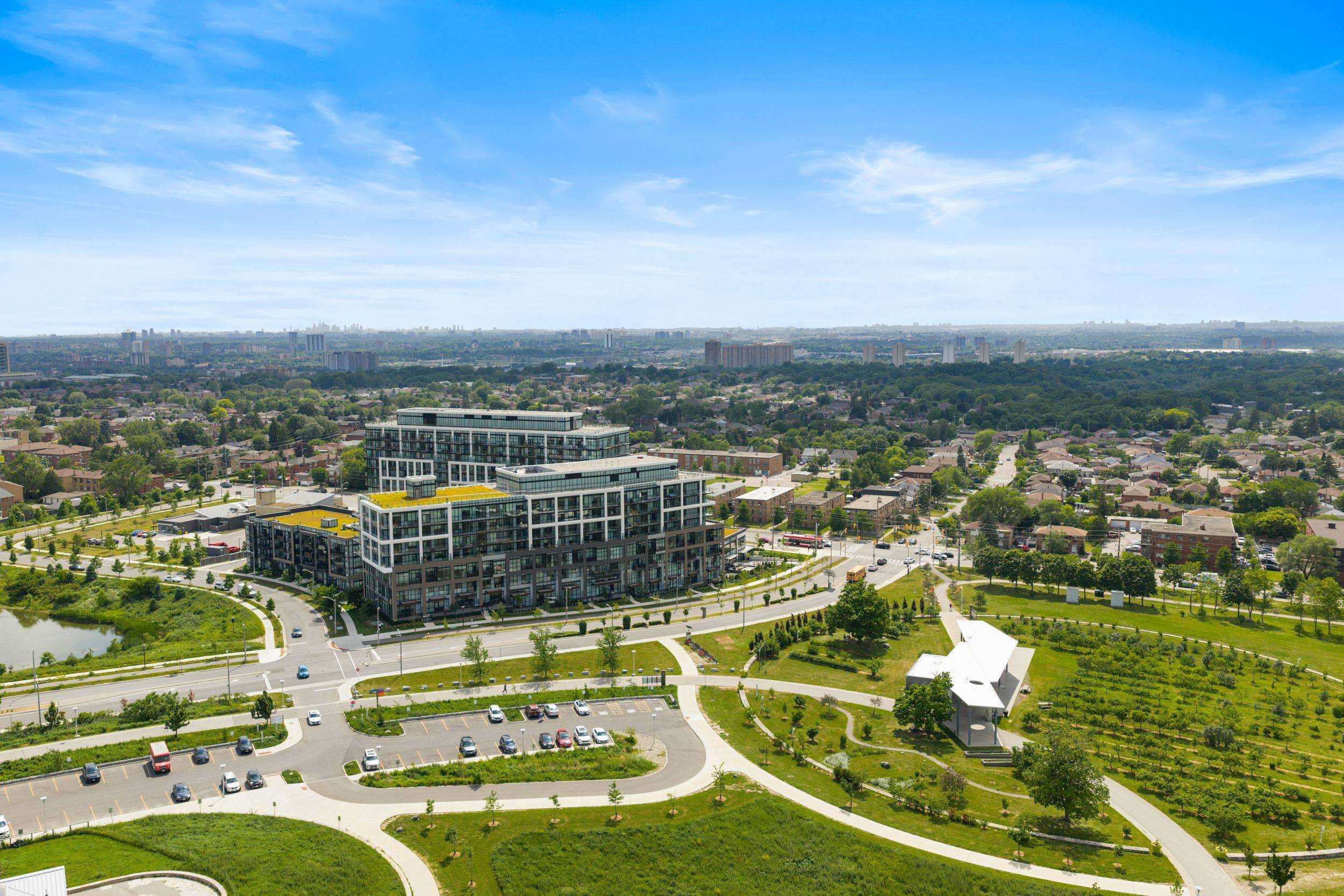 60 George Butchart DR #107, Toronto W05, ON M3K 1Y2