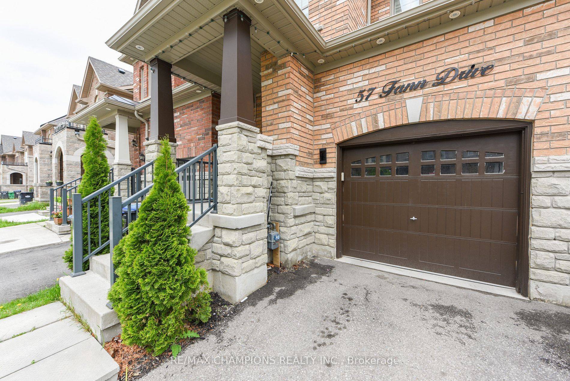 Brampton, ON L7A 4L3,57 Fann DR