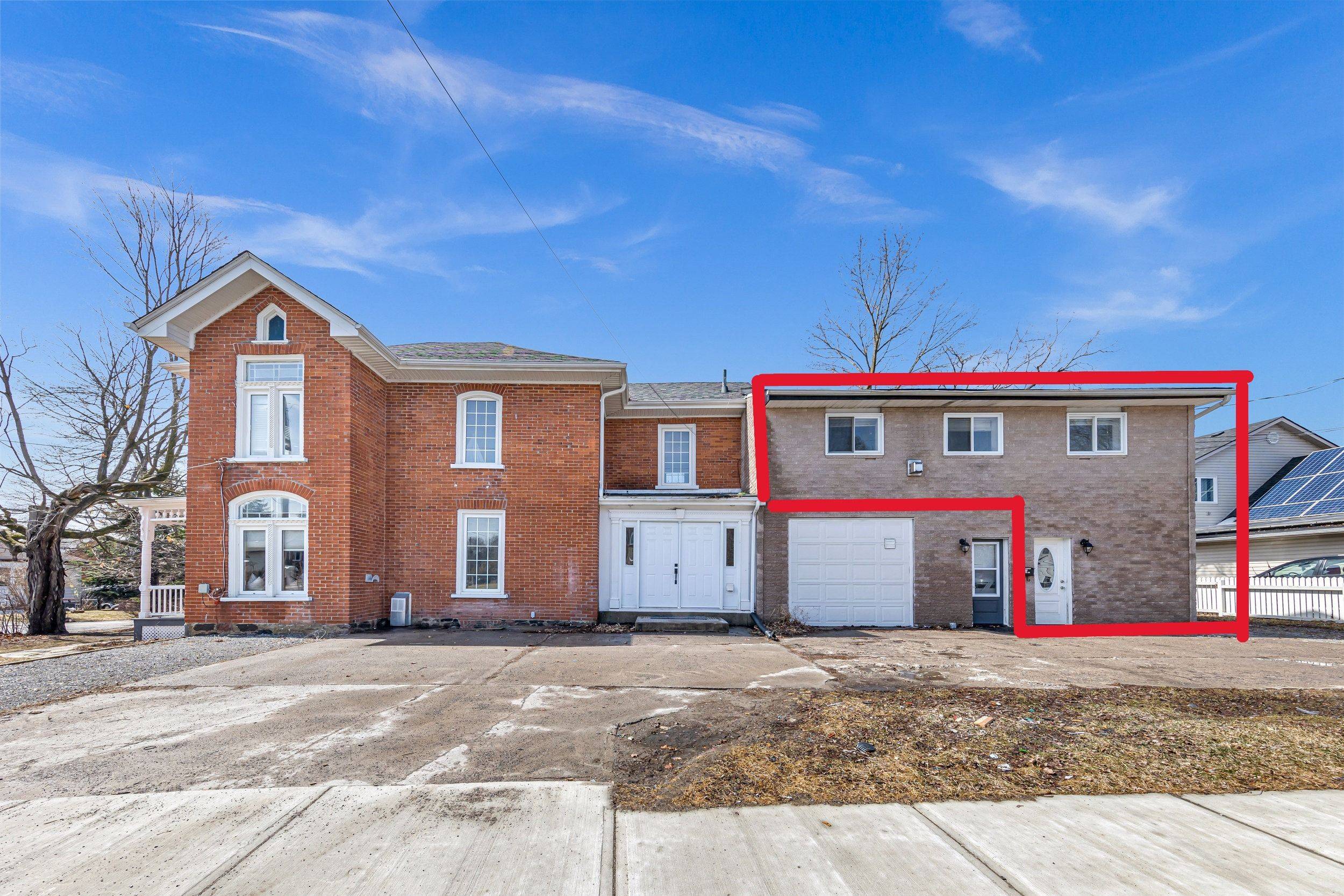 52 Victoria AVE N #UPPER, Peterborough North, ON K9H 4W1