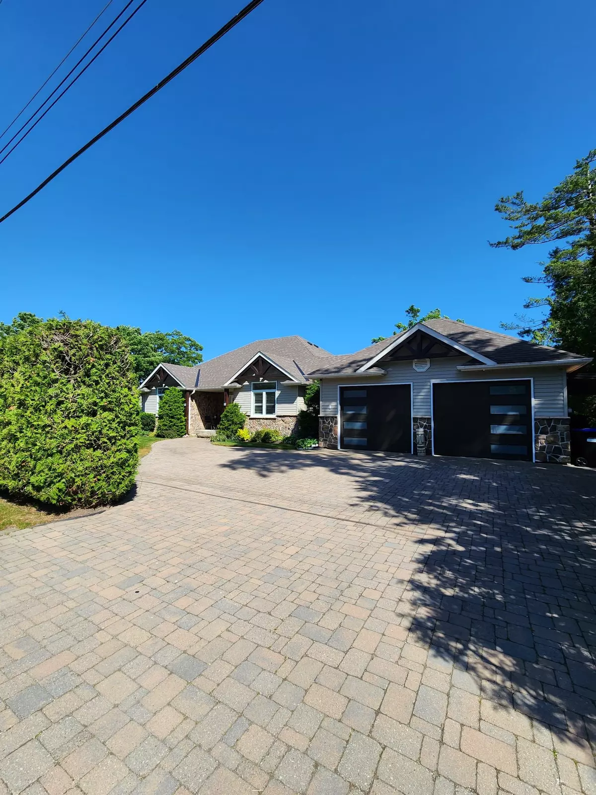 Oro-medonte, ON L0L 2E0,91 Lakeshore RD W