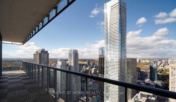 33 Charles ST E #4504, Toronto C08, ON M4Y 0A2