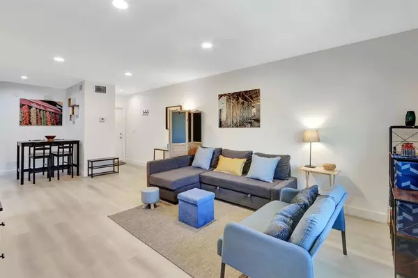 2426 SE 17th St #305, Fort Lauderdale, FL 33316