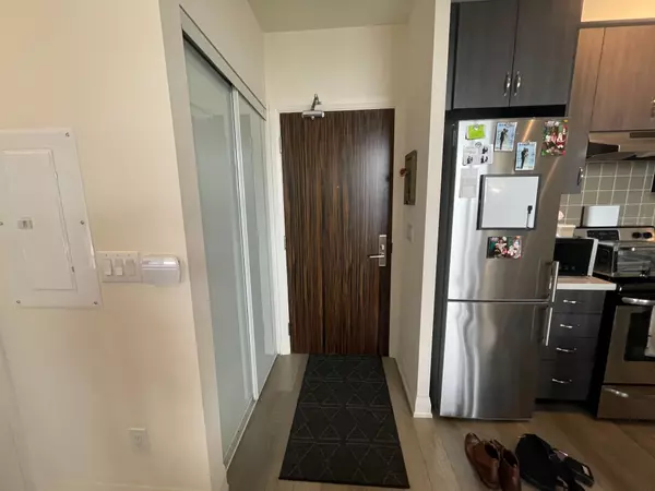 Richmond Hill, ON L4B 3V1,8763 Bayview AVE #320