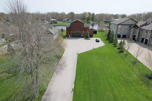 31 Paradise BLVD, Ramara, ON L0K 1B0