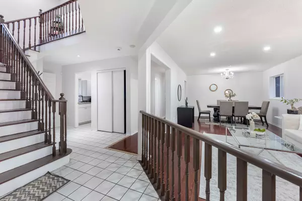 Brampton, ON L6X 4N2,44 Pebblestone CIR