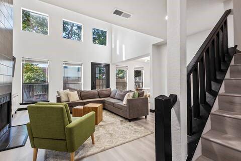 Grapevine, TX 76051,1214 W Hudgins