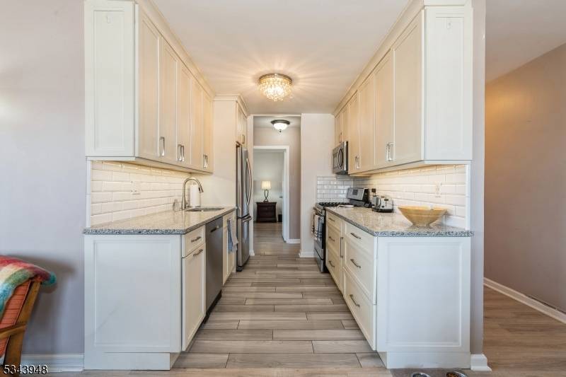 Passaic City, NJ 07055,285 Aycrigg Ave #6E