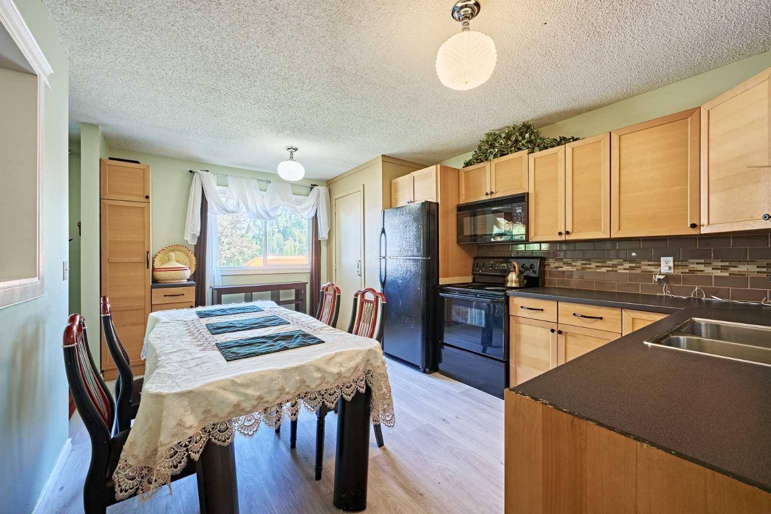 Calgary, AB T2B 2S2,47 Doverglen CRES Southeast