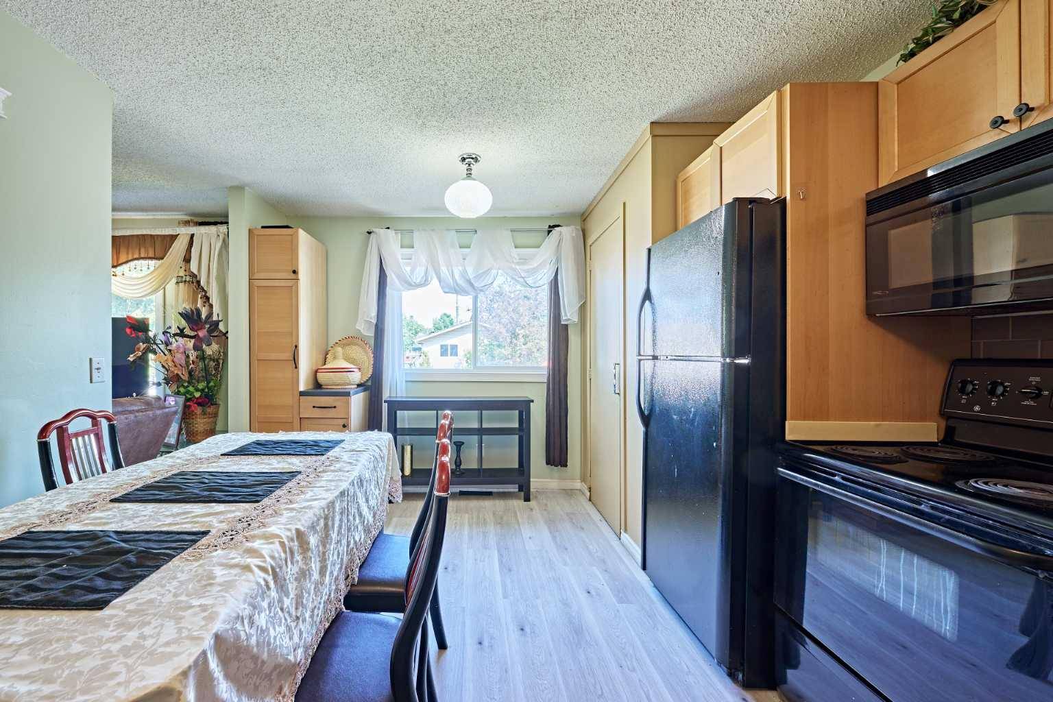 Calgary, AB T2B 2S2,47 Doverglen CRES Southeast